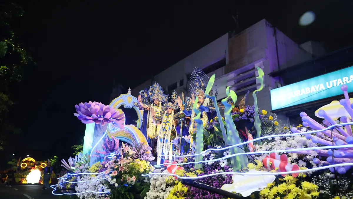 Surabaya Vaganza 2026 dimeriahkan parade mobil hias dan pesta cahaya. (IST)