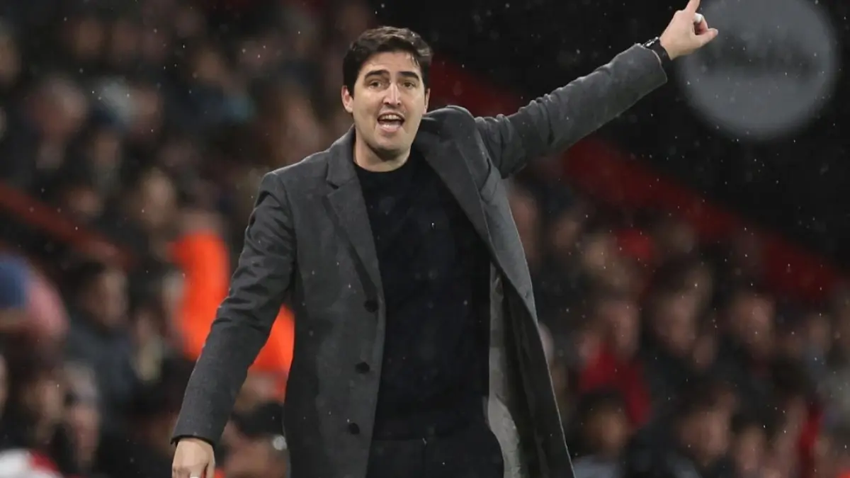 Andoni Iraola dinilai cocok menggantikan posisi Arne Slot. (BBC) 