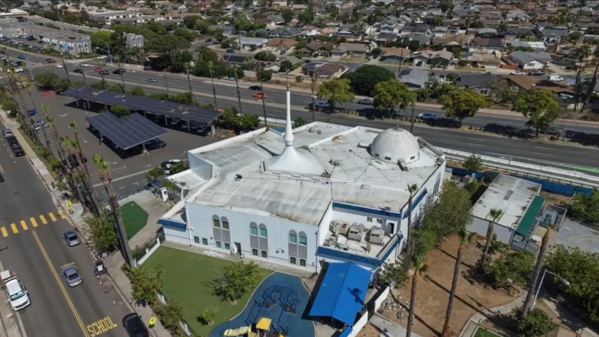 Kompleks Islamic Center of San Diego yang menjadi lokasi penembakan massal oleh 2 remaja. (ISTIMEWA)