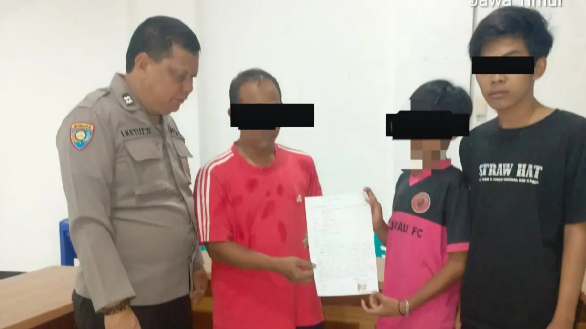 SEPAKAT: Paman dan ponakan di Jalan Dupak, Surabaya, ini akhirnya damai usai Polsek Bubutan melakukan mediasi.(IST/RADAR SURABAYA)
