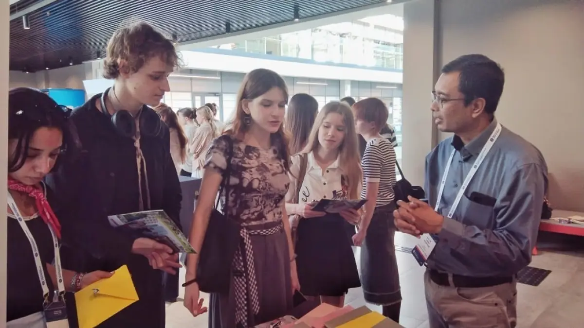 BANGGA: ITS menjadi satu-satunya kampus Indonesia yang berpartisipasi dalam Pameran Pendidikan di HSE University, Saint Petersburg, Rusia