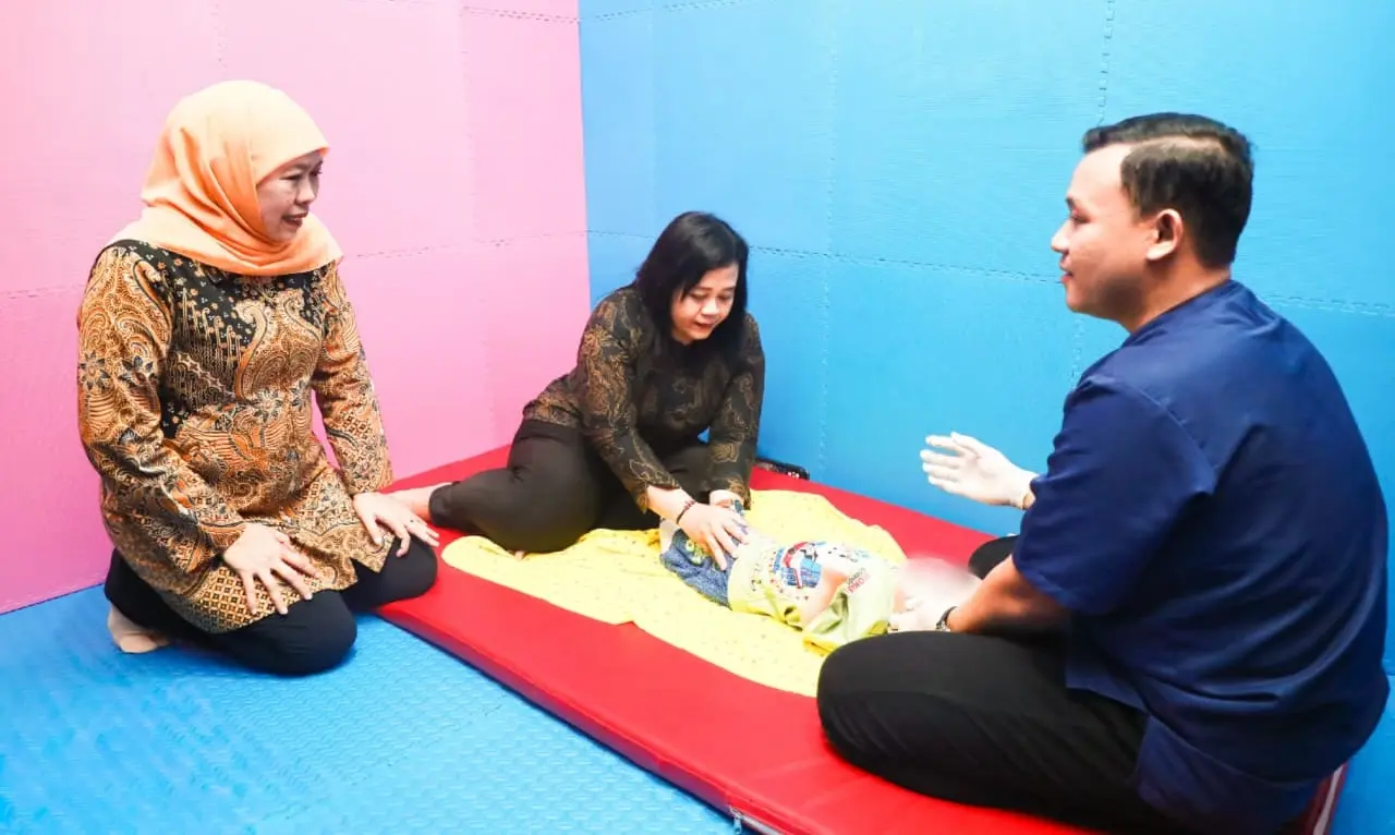 Omah Terapi-KU hadir sebagai inovasi pelayanan yang komprehensif dengan berbagai jenis layanan bagi anak-anak. (HUMAS PEMPROV JATIM)