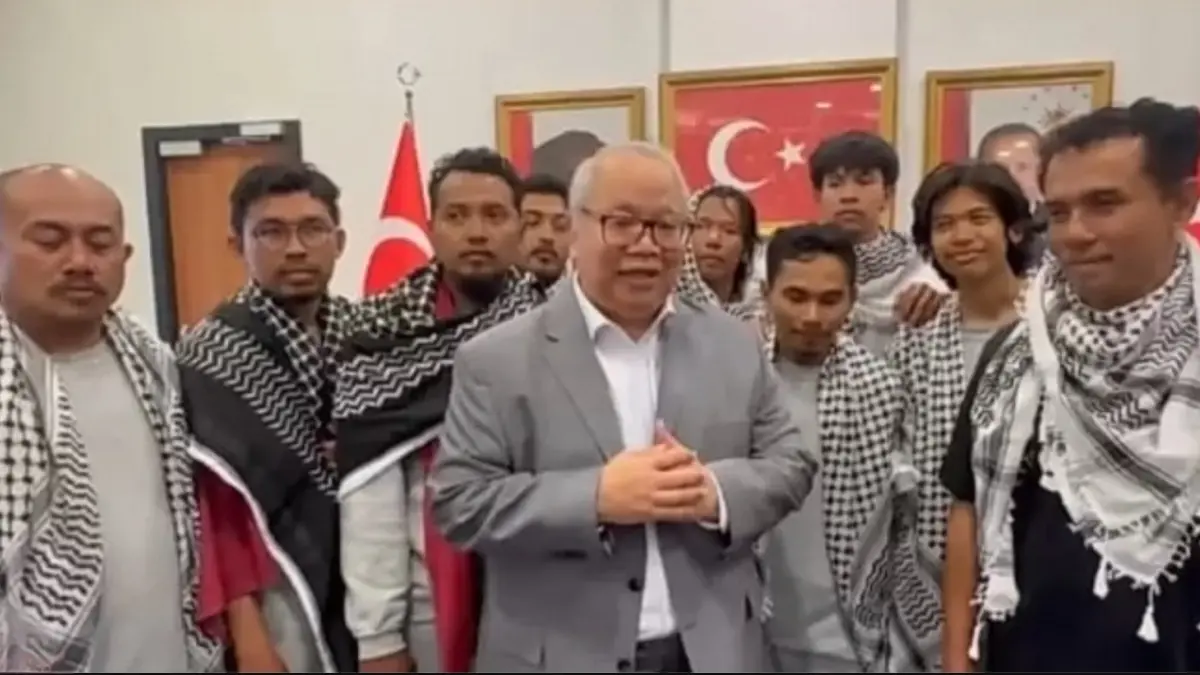 Sembilan WNI aktivis Global Sumud Flotilla yang sempat ditahan Israel akan tiba di Indonesia, Minggu (24/5) sore. &nbsp;(ISTIMEWA)