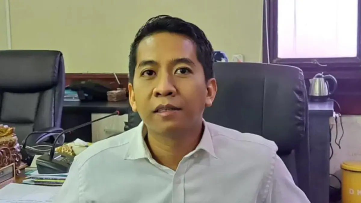 TEROBOSAN: Ketua Komisi C DPRD Surabaya, Eri Irawan, melihat program sekolah sampah bisa membantu mengurangi beban di TPA.(IST/RADAR SURABAYA)