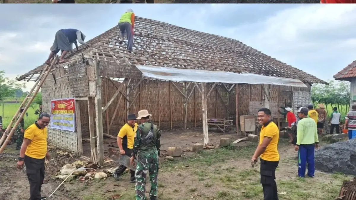 Bedah rumah untuk mengatasi kemiskinan ekstrem di Jawa Timur. (IST)