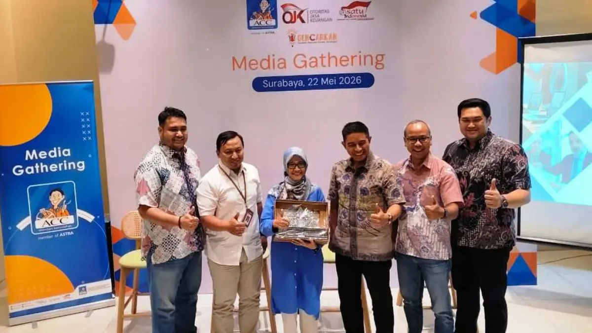 SINERGIS: Astra Credit Companies (ACC) bersinergi dengan Otoritas Jasa Keuangan (OJK) dan media di Surabaya untuk meningkatkan literasi keuangan masyarakat. 