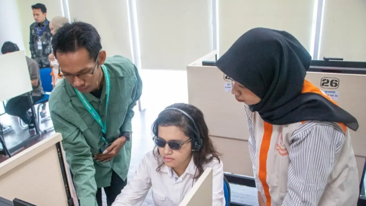 Peserta UTBK mengikuti ujian masuk perguruan tinggi. Unesa menerima 8.292 mahasiswa baru melalui jalur SNBT 2026 dari total 67.952 pendaftar. (Rahmat Sudrajat) 