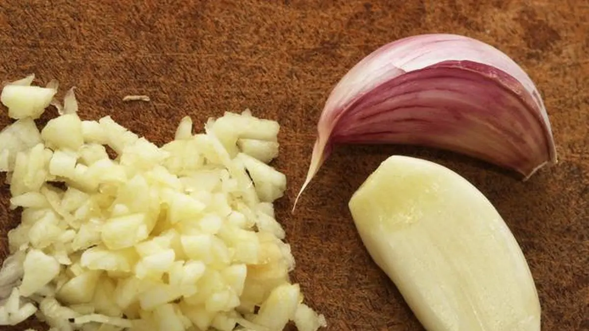 Tahan lama: Trik simpan bawang putih agar tetap segar.