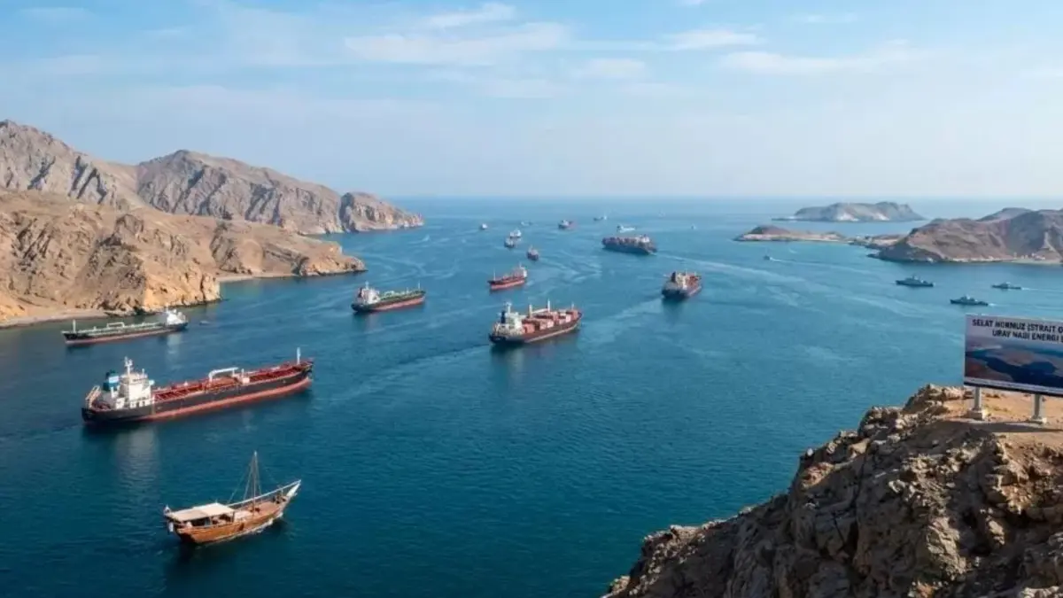 Krisis berkepanjangan di Selat Hormuz dapat mengganggu pasokan energi dan pangan global. (ISTIMEWA)