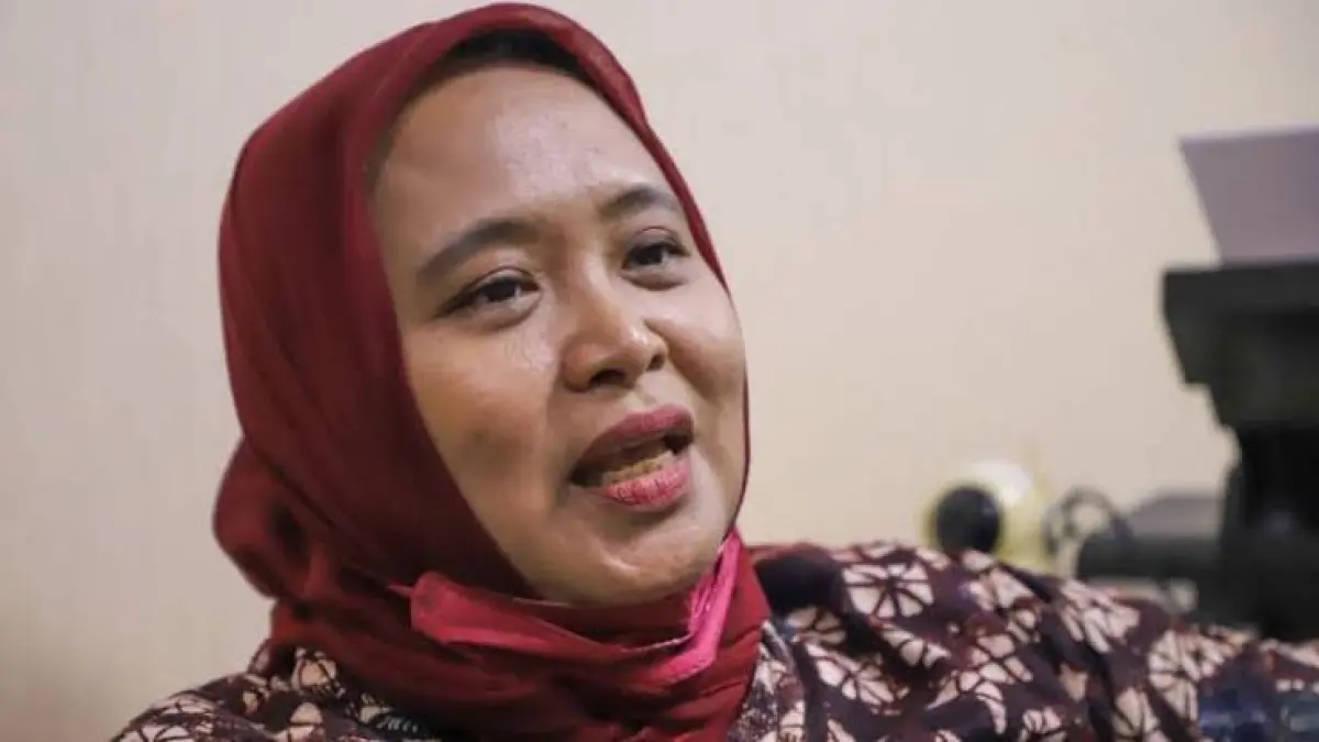PANTAU: Anggota Komisi B DPRD Jatim, Erma Susanti, mengaku akan memanggil OPD terkait untuk mencari solusi terkait harga telur di pasaran.(IST/RADAR SURABAYA)