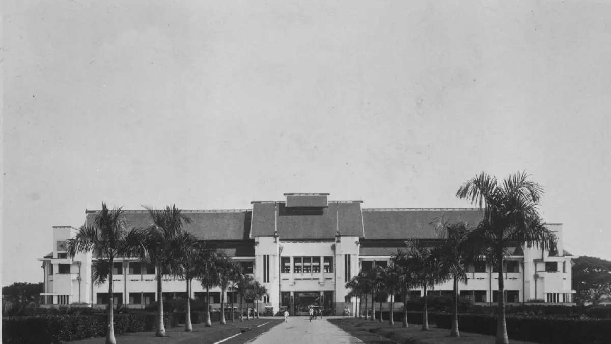Kondisi Balai Kota Surabaya pada penjajahan Belanda. (KITLV)