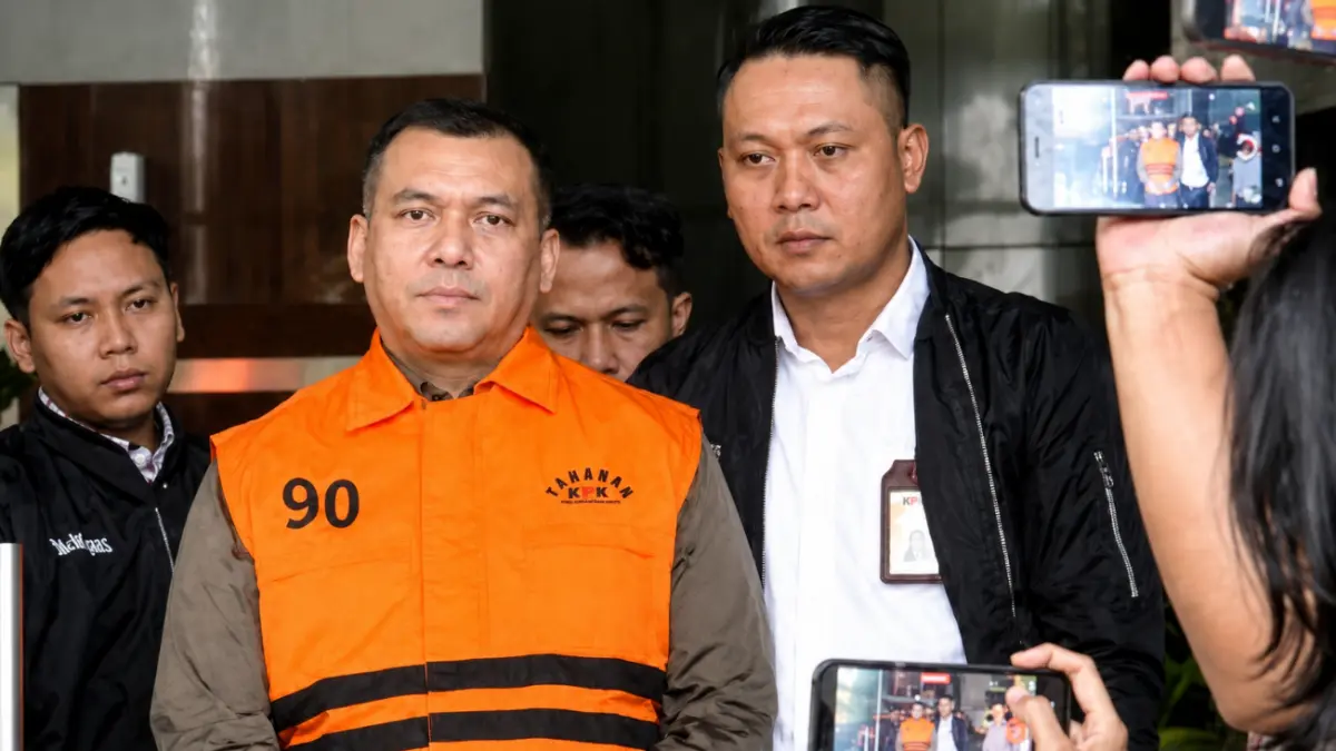 Wamen Keimigrasian dan Lembaga Pemasyarakatan (Imipas) Silmy Karim resmi ditahan KPK. 