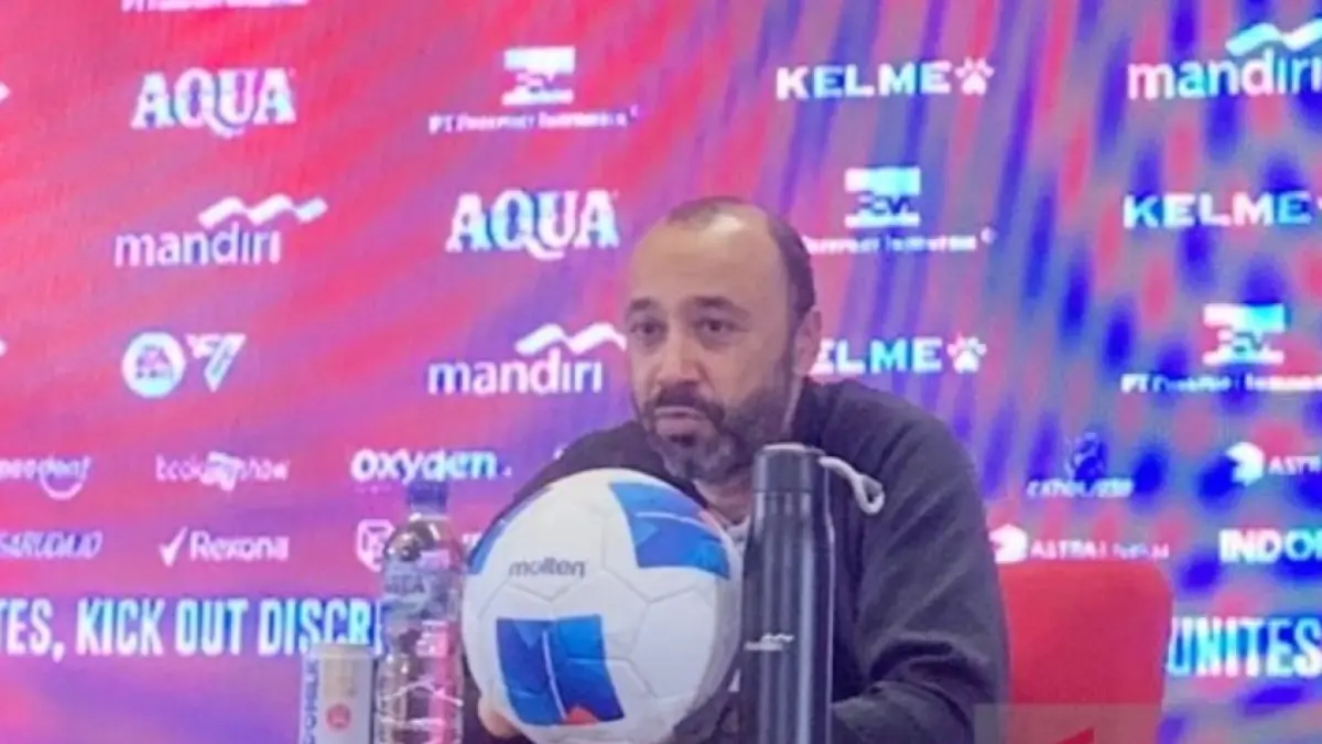  Pelatih timnas Oman Tarik Sektioui dalam jumpa pers pasca pertandingan FIFA Match Day melawan Indonesia di Stadion Utama Gelora Bung Karno (SUGBK), Jakarta, Jumat (5/6/2026). Di laga ini, Oman menelan kekalahan dengan skor 0-3 (ANTARA/Zaro Ezza Syachniar)
