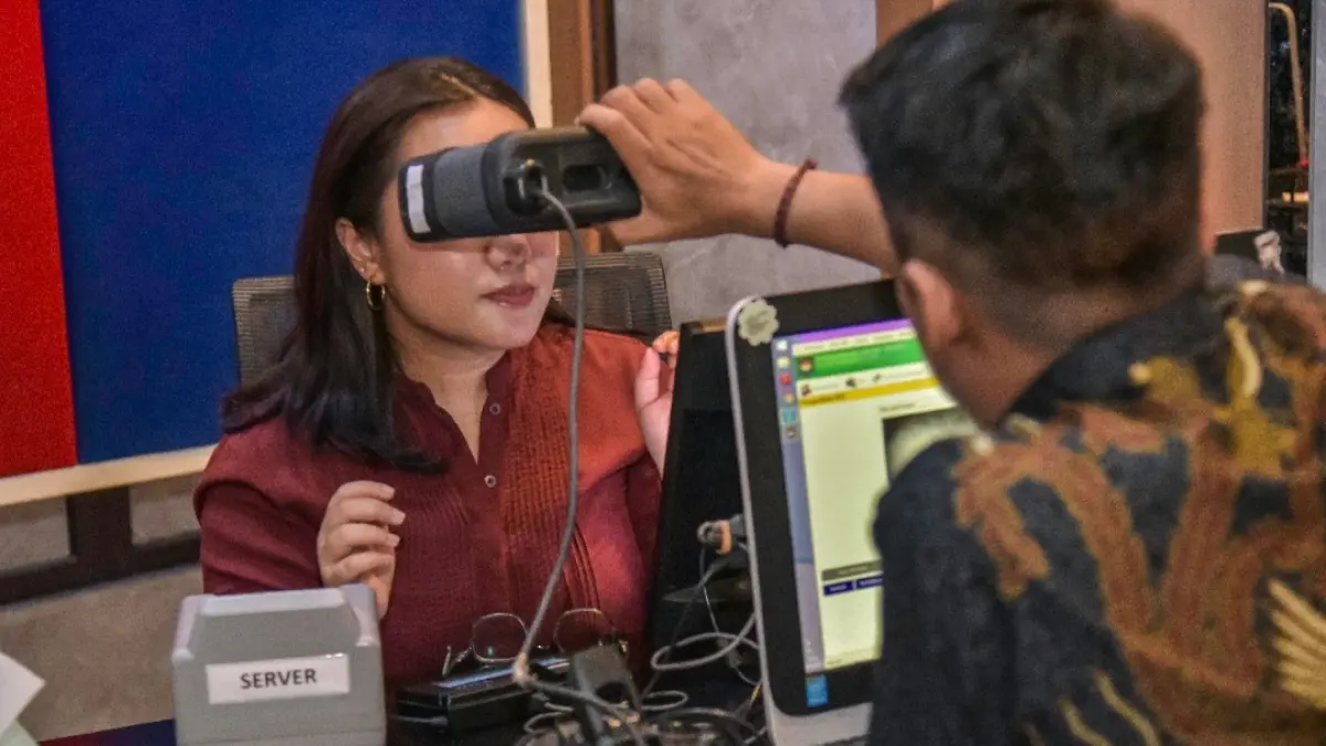 Perekaman KTP elektronik di Surabaya mencapai 99,68 persen.