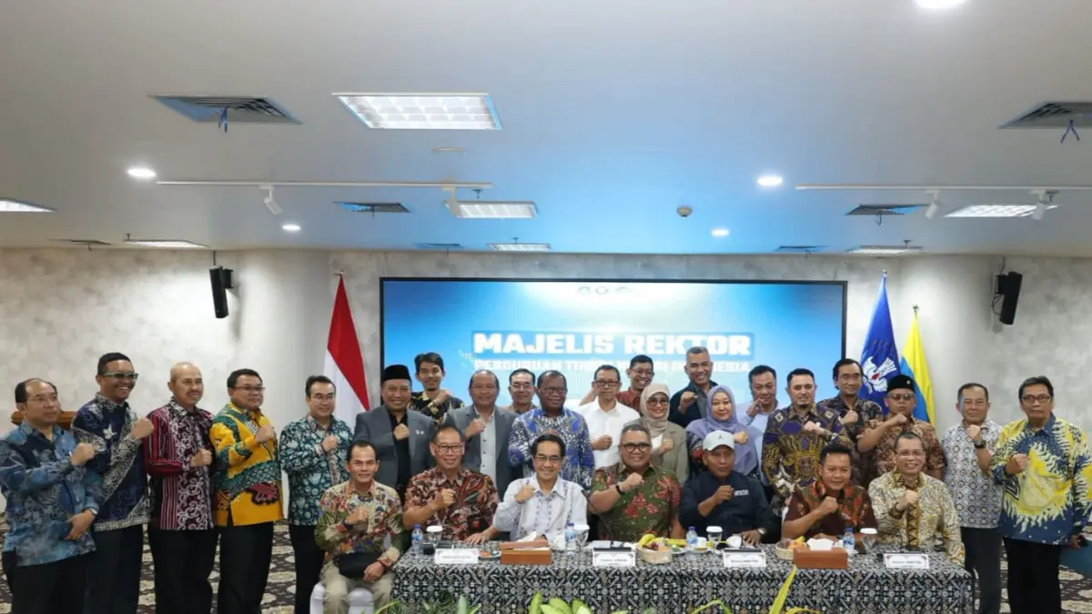 Para pimpinan perguruan tinggi negeri merumuskan berbagai strategi untuk menjawab tantangan pendidikan di masa depan.(Rahmat Sudrajat) 
