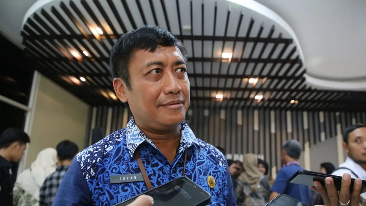 TEROBOSAN: Kepala Disdukcapil Kota Surabaya, Irvan Wahyudrajad, memastikan pihaknya jemput bola ke masyarakat untuk mengajak aktivasi Identitas Kependudukan Digital (IKD).(IST/RADAR SURABAYA)