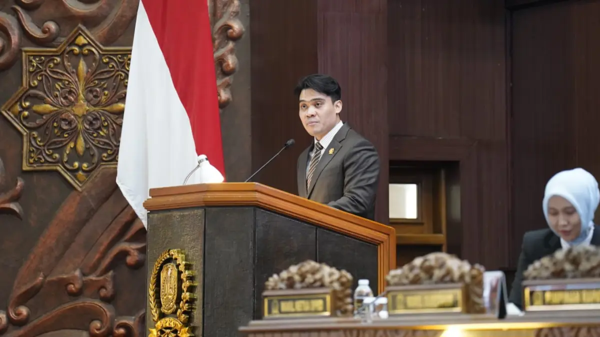 PERHATIAN: Juru Bicara Komisi E DPRD Jatim, Cahyo Harjo Prakoso, meminta Raperda Disabilitas lebih pada pemenuhan hak dan berbasis HAM. (IST/RADAR SURABAYA)