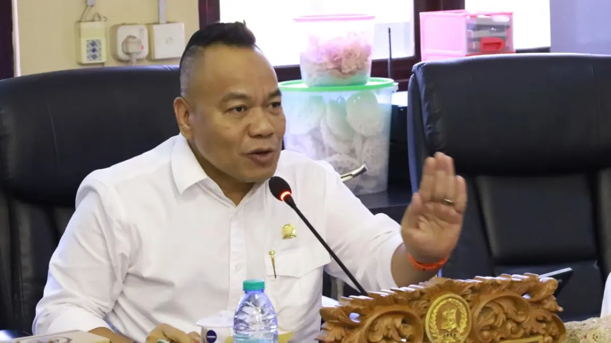 TERPANGGIL: Ketua Komisi A DPRD Surabaya, Yona Bagus Widyatmoko, menyoroti kasus pengeroyokan di Manukan Kulon, Surabaya. (IST/RADAR SURABAYA)