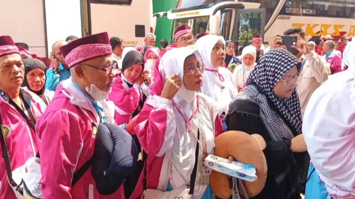 13.266 jemaah haji Debarkasi Surabaya telah tiba di Tanah Air, sementara 10 jemaah masih dirawat di Arab Saudi.(Rahmat Sudrajat/Radar Surabaya) 