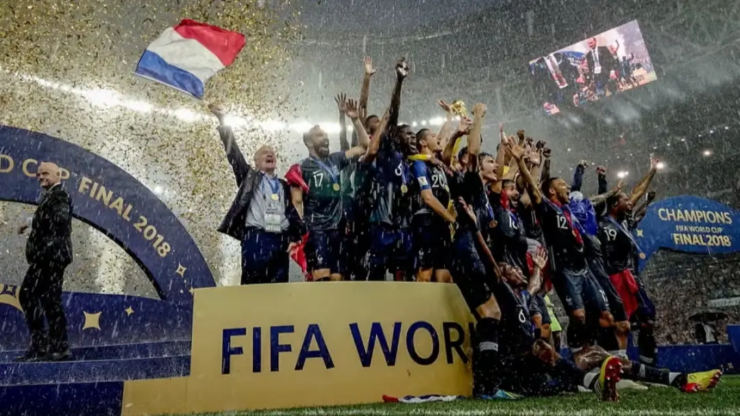 Bersama Didier Deschamps, Les Bleus Prancis adalah runner up Piala Eropa (2016), juara Piala Dunia 2018, juara UEFA Nations League 2020/2021, dan runner up Piala Dunia 2022.(The Guardian) 