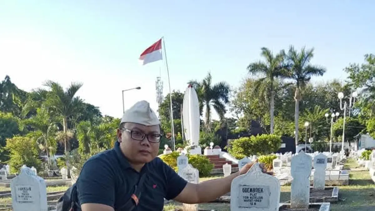 Makam Pak Gumbreg Artileris di Ngagel Surabaya. (Mahrus/Radar Surabaya) 