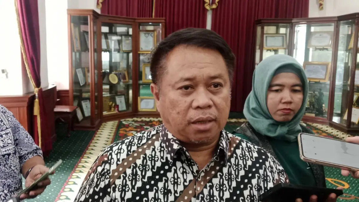 PROSES: Kepala Dishub Jatim, Nyono, memastikan program palang pintu dari pusat juga dilakukan di Jatim. Prosesnya masih menunggu KAI.(IST/RADAR SURABAYA)