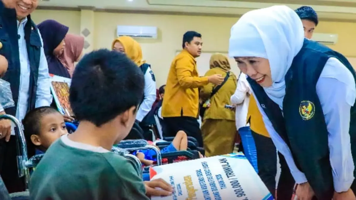 Program Sapa Bansos 2026 yang mengedepankan pendekatan ganda, yakni perlindungan sosial bagi kelompok rentan dan pemberdayaan bagi masyarakat yang berpotensi berkembang secara ekonomi.(Biro Adpim Pemprov Jatim)