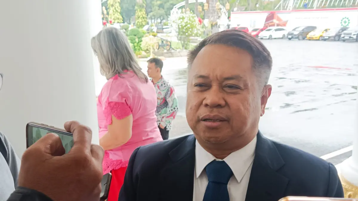MENIMBANG: Kepala Dishub Jatim, Nyono, ungkap belum ada kenaikan tarif angkutan umum.(IST/RADAR SURABAYA)