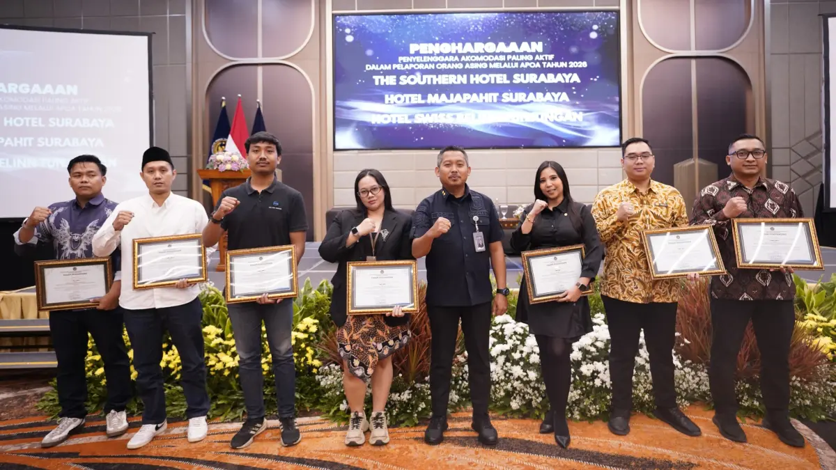 BERMANFAAT: Kantor Imigrasi Kelas I Khusus TPI Surabaya melaksanakan kegiatan sosialisasi APOA bertajuk&nbsp;“Kenali, Laporkan, Awasi” yang diselenggarakan di Hotel Mercure Surabaya.
