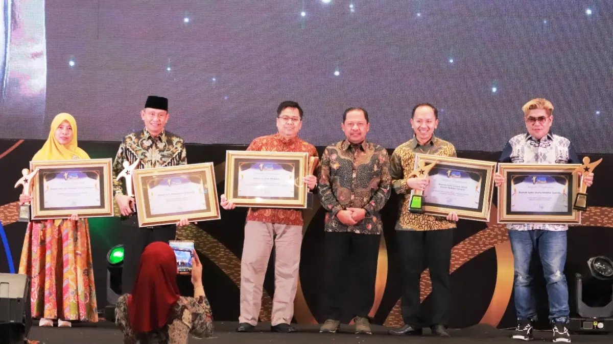 INOVATIF: Pemenang Radar Surabaya Award 2025 kelompok kesehatan. (SURYANTO/RADAR SURABAYA) 
