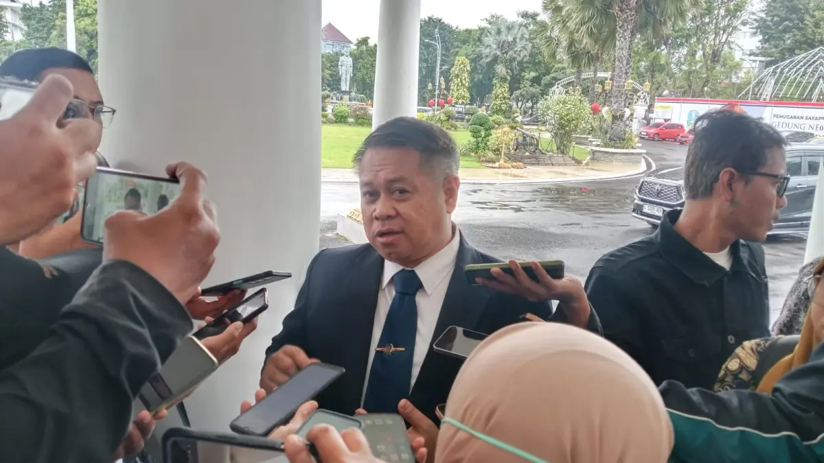 TEROBOSAN: Kepala Dishub Jatim, Nyono, akan menerapkan Intelligent Transport System untuk Trans Jatim. Ini berguna untuk mengatur agar lebih fleksibel.(IST/RADAR SURABAYA)