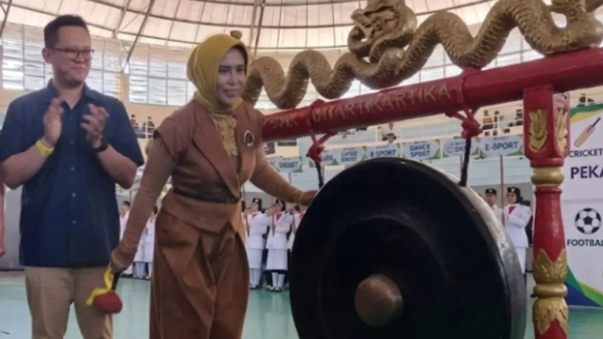 Wakil Bupati Sidoarjo Mimik Idayana bersama Wakil Ketua KONI Jatim, Ali Afandi LNM. 