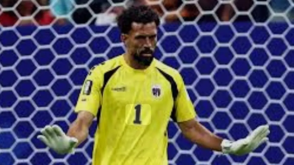 Kiper Vozinha membuat La Roja Spanyol harus membumi. (The Guardian? 