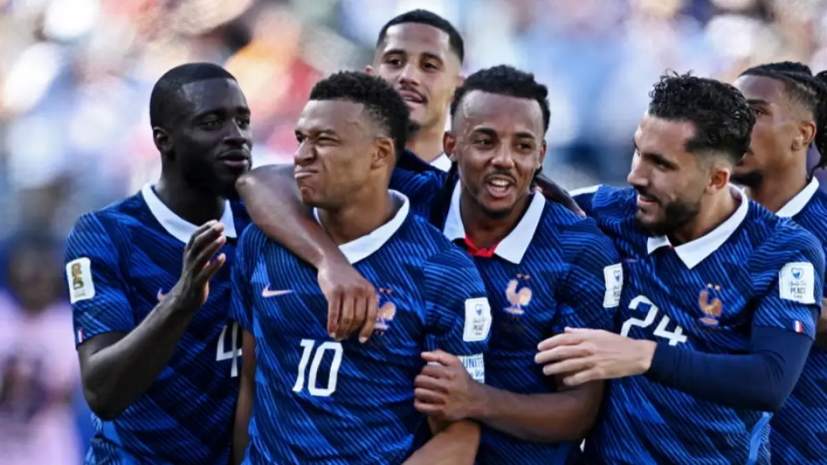 Kylian Mbappe jadi pembeda dan membuat sejarah baru untuk Timnas Prancis. (The Guardian) Dylan Martinez/Reuters) 
