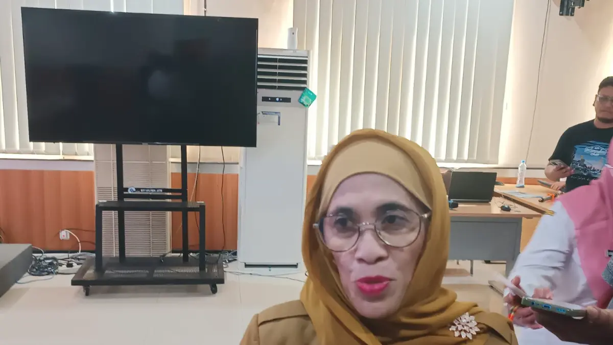 PROGRAM: Kepala Dinsos Jatim, Restu Novi Widiani, memastikan Sekolah Rakyat di Jatim untuk anak miskin ekstrem dan putus sekolah.(IST/RADAR SURABAYA)