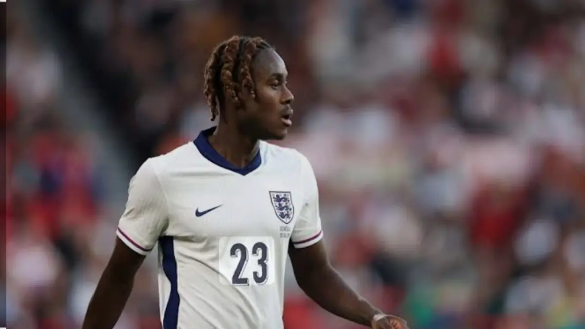 Trevoh Chalobah lebih dipilih dibandingkan Trent Alexander Arnold. (BBC) 