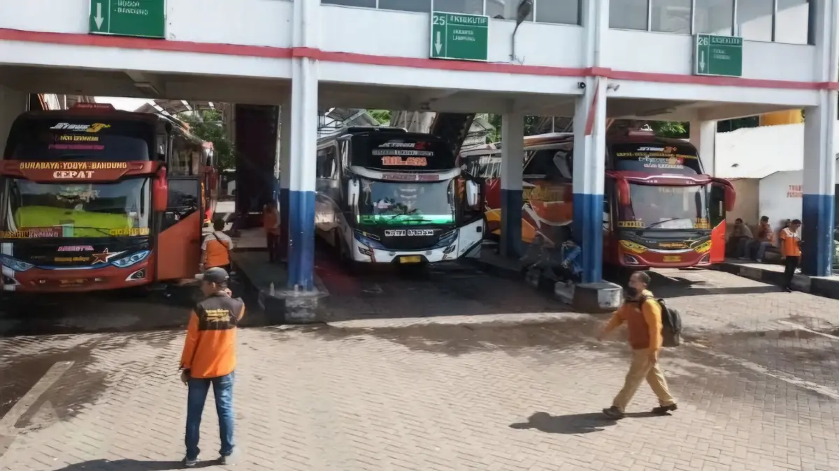 MENUNGGU: Organda Jatim mengaku masih menunggu pemerintah pusat untuk menaikkan tarif bus AKDP di Jatim.(IST/RADAR SURABAYA)