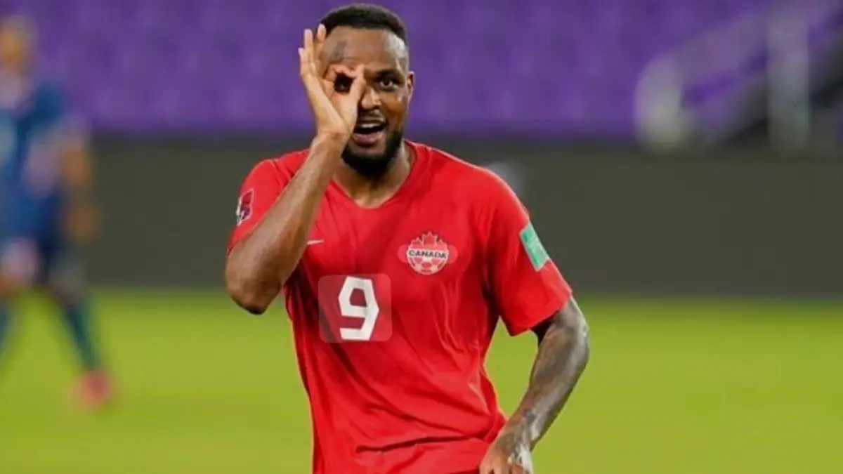 Cyle Larin jadi andalan Kanada untuk tembus pertahanan Qatar. (BBC) 