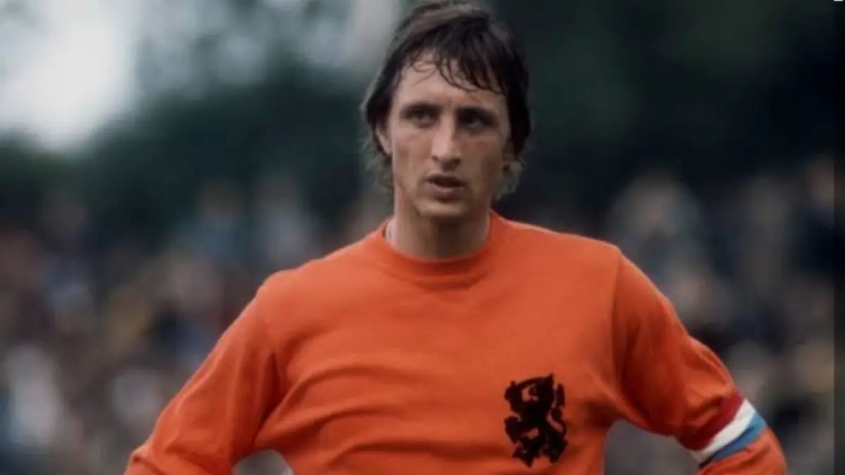 Sang Legenda sepakbola Balanda dan dunia, Johan Cruyff. 