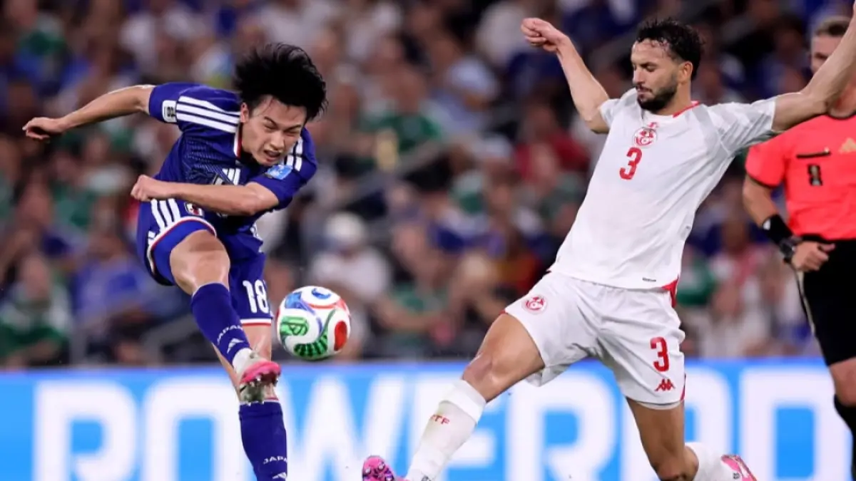 Ayase Ueda menjadi bintang kemenangan Jepang atas Tunisia. (The Guardian) 