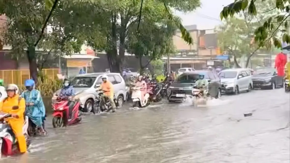 Genangan air di sejumlah kawasan Surabaya pada Senin 22 Juni 2026. (IST)