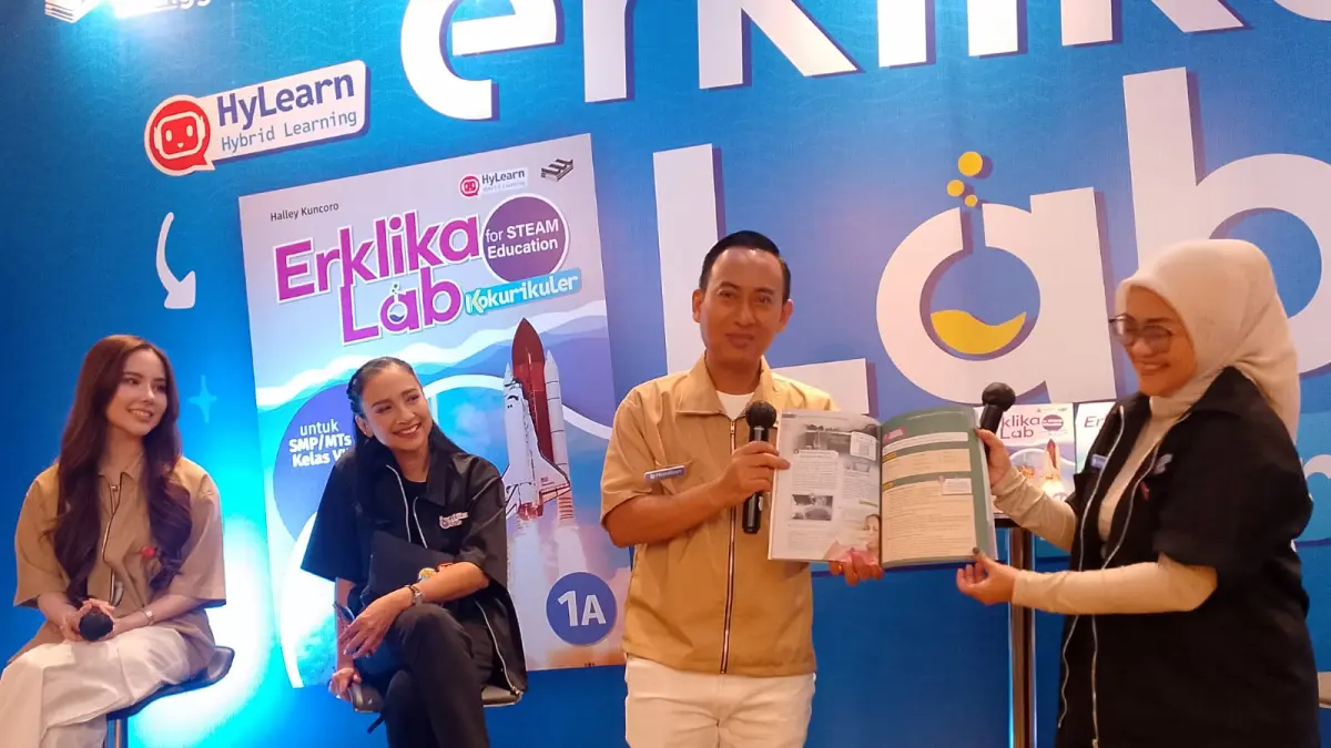 INOVASI: Erklika Lab dirancang untuk mendukung penerapan pembelajaran STEAM melalui pendekatan hybrid learning. Beragam fitur interaktif disematkan untuk menciptakan pengalaman belajar yang lebih menarik dan aplikatif.(INDRA WIJAYANTO/RADAR SURABAYA)