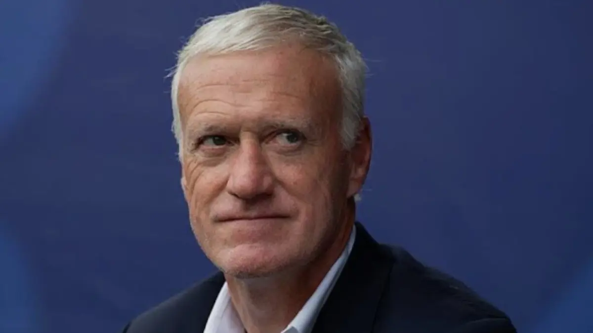Didier Deschamps pulang ke Prancis menghadiri pemakaman ibundanya. (BBC) 