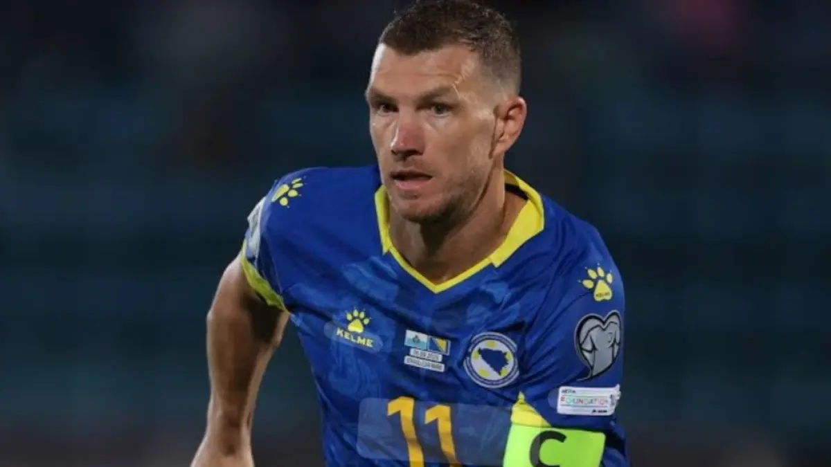 Edin Dzeko jadi andalan Bosnia-Herzegovina menggebrak Qatar. (BBC.