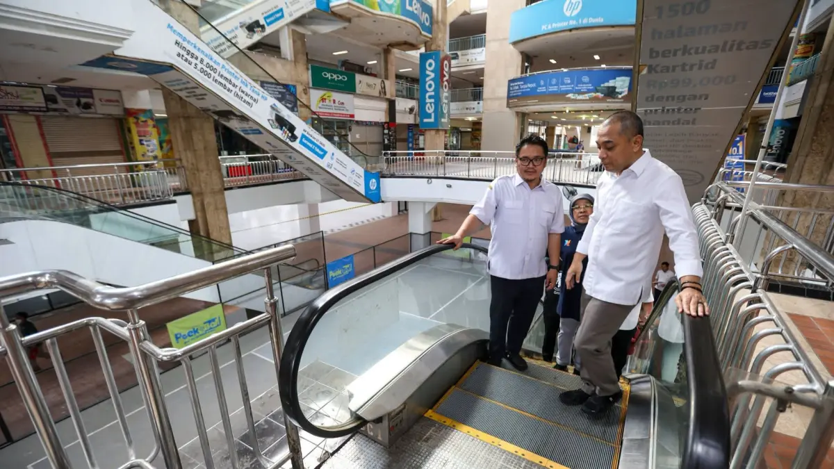 Wali Kota Surabaya Eri Cahyadi menjelaskan konsep revitalisasi eks Hi-Tech Mall sebagai ruang ekonomi kreatif. (IST)