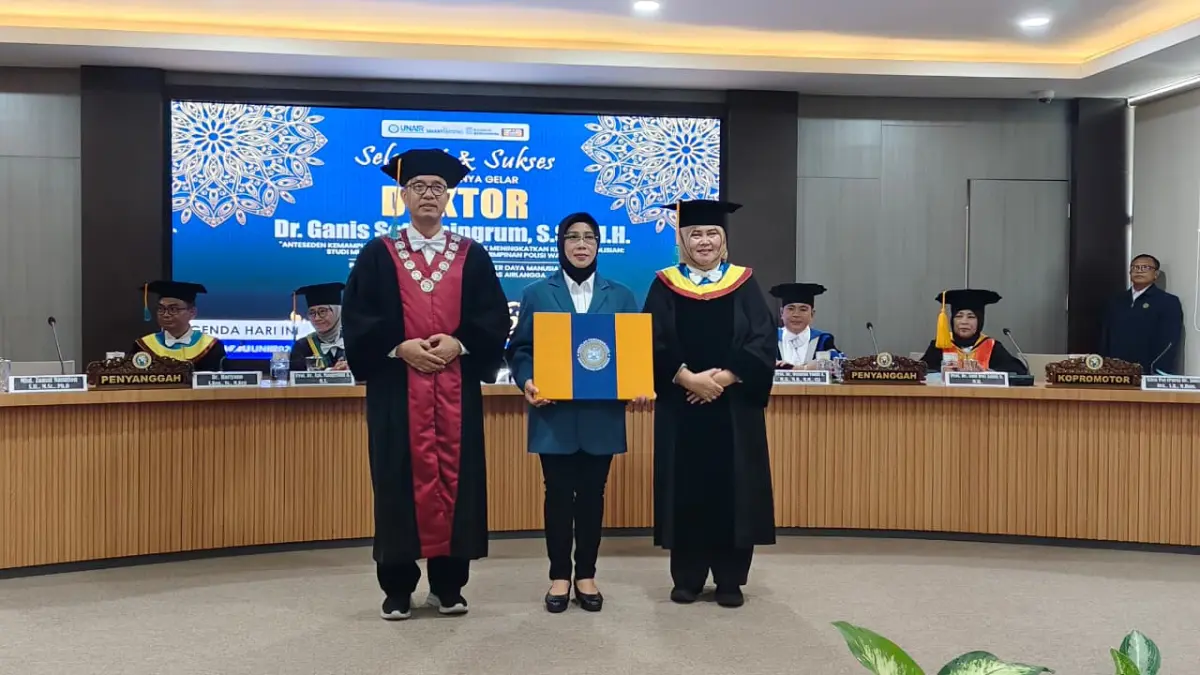 Kombespol Ganis Setyaningrum Raih Doktor Unair, Tegaskan Peran Strategis Polwan di Polda Jatim