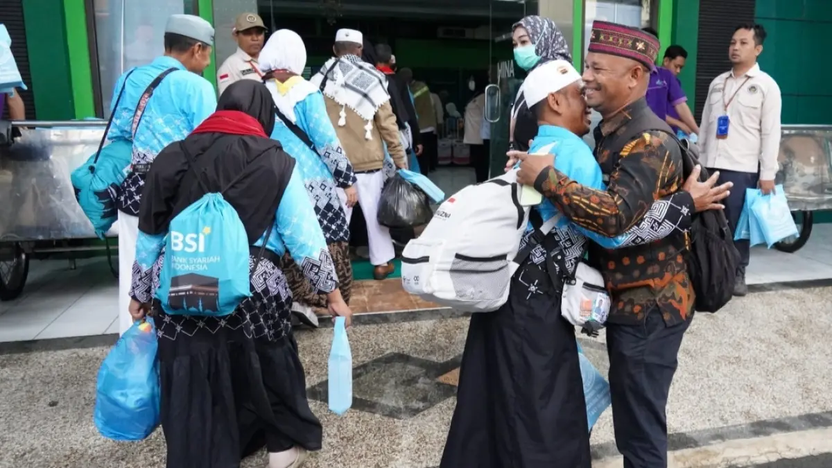 Hingga hari ke-24 masa kepulangan, sebanyak 34.457 jemaah haji telah tiba di Tanah Air melalui Debarkasi Surabaya. (Rahmat Sudrajat) 