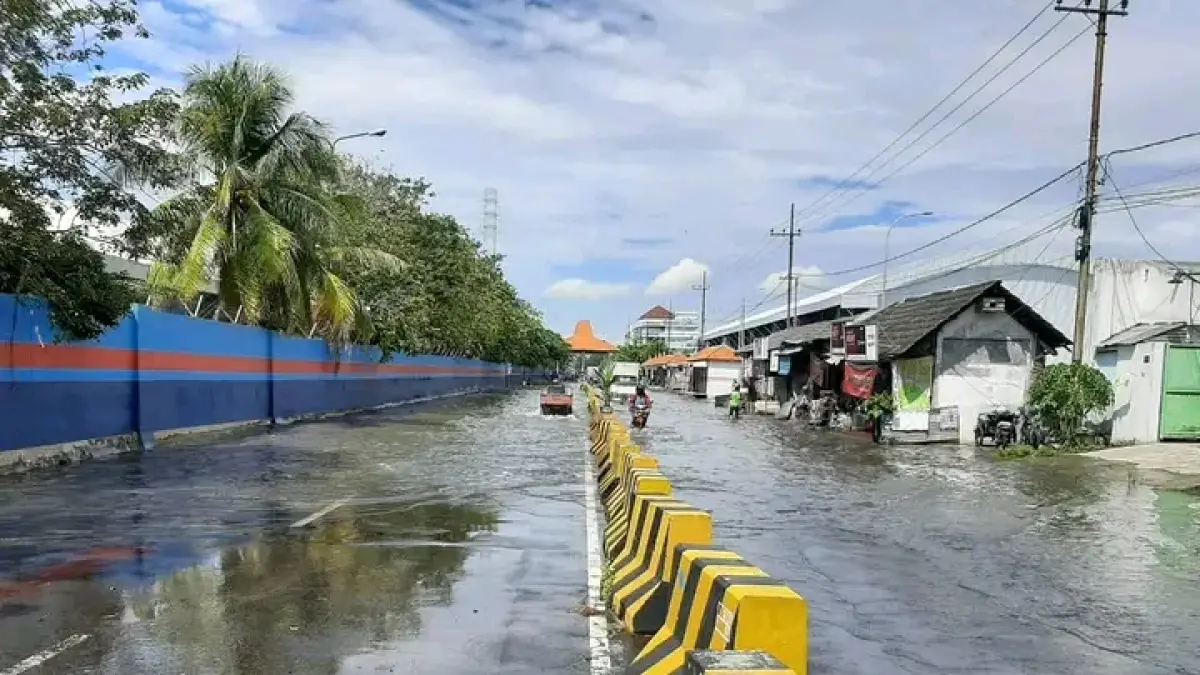 Hujan ringan di kawasan Kalimas Baru Surabaya. (IST) 