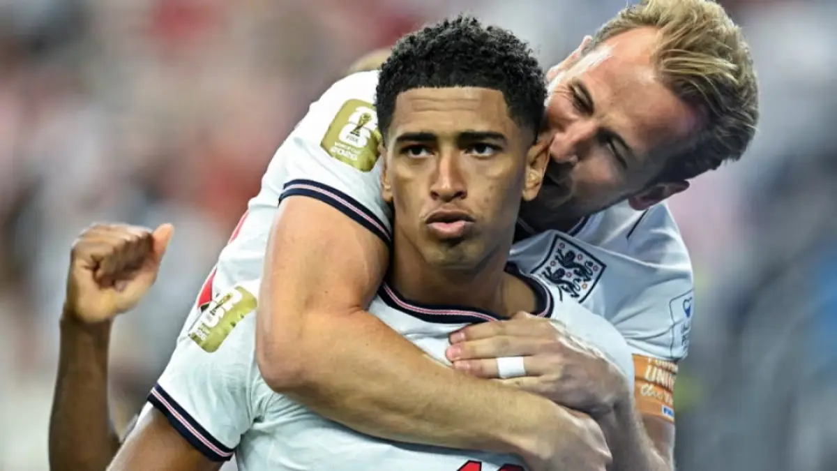 Harry Kane dan Jude Bellingham konsentrasi menghadapi Panama pada laga terakhir. (The Guardian) 