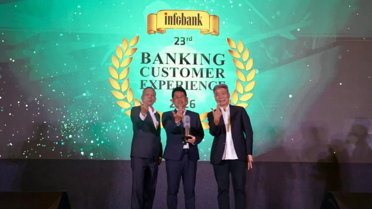 TERBAIK: Bank Jatim berhasil memborong tujuh penghargaan infobank-MRI 2026 di Jakarta. (IST/RADAR SURABAYA)